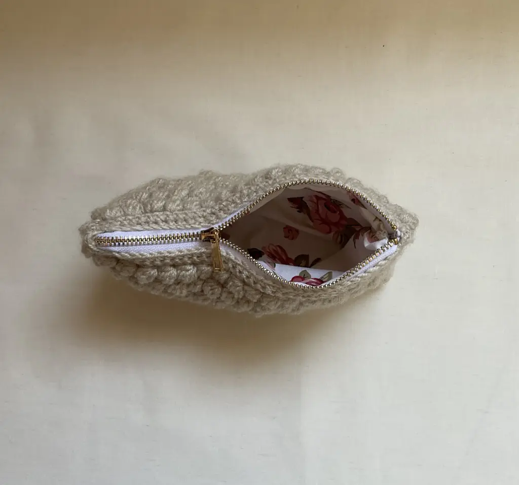 beige crochet pouch 